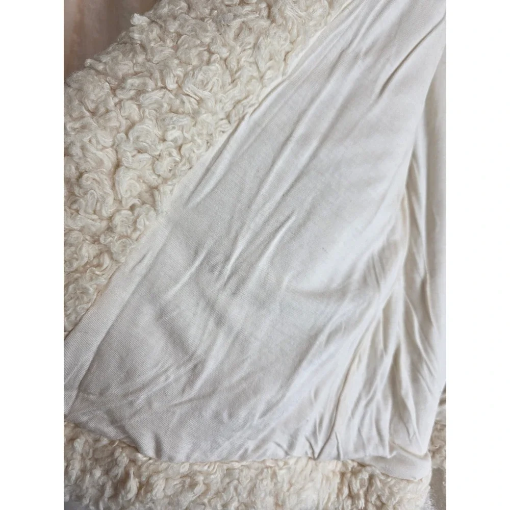 Cabi Cream‎ Textured Fuzzy Cropped Jacket Medium